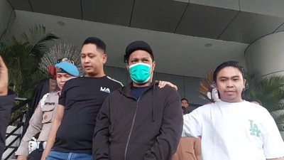 Virgoun Tertunduk Diam Usai Terjerat Kasus Narkoba