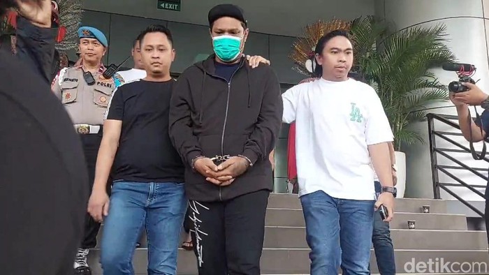 Virgoun saat menjalani tes kesehatan.
