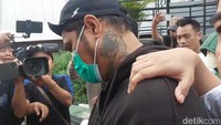 Lewat hasil tes kesehatan diketahui jika ia positif mengonsumsi narkoba.