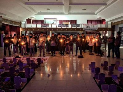 Aksi Mahasiswa Kenang Napak Tilas 26 Tahun Reformasi