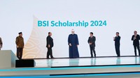 PT Bank Syariah Indonesia Tbk (BSI) menargetkan program beasiswa BSI Scholarship 2024 menjangkau 2.300 pelajar dan mahasiswa. Program ini merupakan salah satu wujud peran aktif BSI dalam meningkatkan kualitas sumber daya manusia di Indonesia.