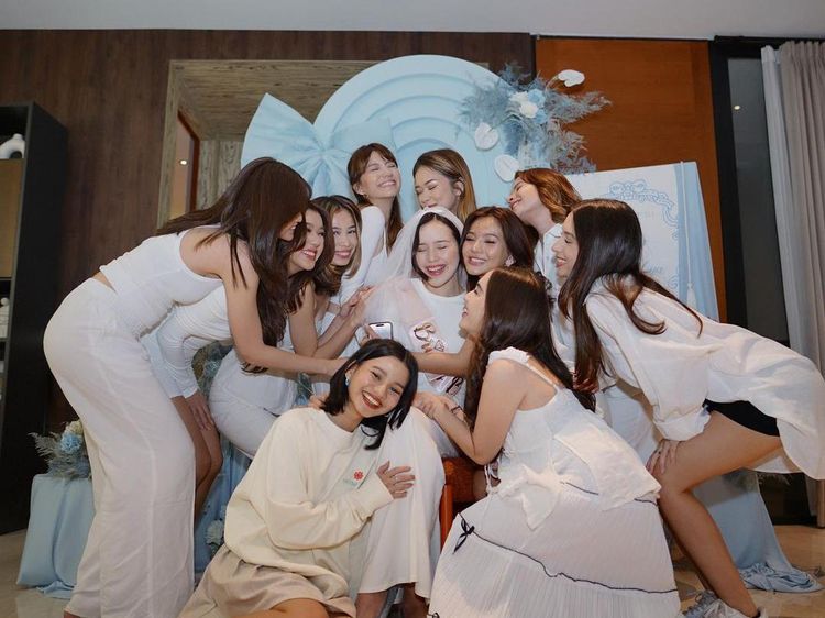 9 Potret Keseruan Bridal Shower Beby Tsabina Jelang Nikah dengan Anggota DPR RI