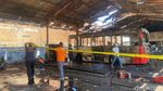 Potret Kebakaran Bengkel Bus Damri Hanguskan 1 Bus Listrik, 4 Mobil dan 2 Motor