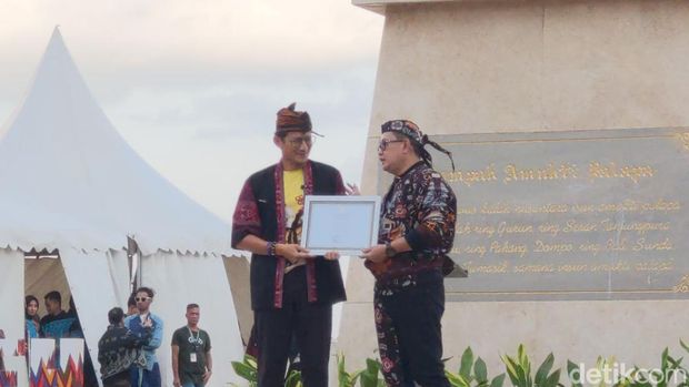East Java Fashion Harmony 2024 di Pantai Midodaren Tulungagung yang dihadiri Menparekraf Sandiaga Uno.