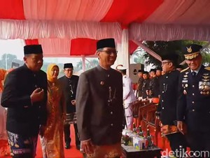 Heru Budi Jadi Inspektur Upacara HUT Ke-497 DKI Jakarta di Monas