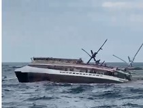 Kronologi Kapal Pinisi Angkut Turis Tenggelam di Pulau Padar