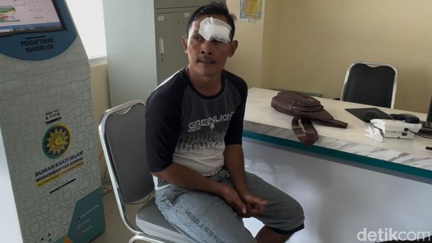 Fauzy Sulaiman, sopir mobil Pajero yang mengalami kecelakaan maut di Tol Semarang-Batang wilayah Kendal saat dimintai keterangan oleh polisi, Sabtu (22/6/2024).