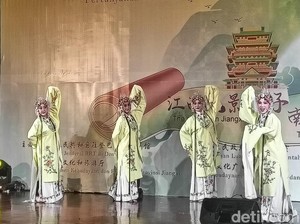 Kesenian Tradisional China Ikut Tampil di PKB 2024