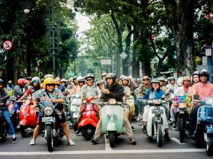 Ratusan Pecinta Motor SabtuPagi Gelar Episode 12 Bergembira di Bandung