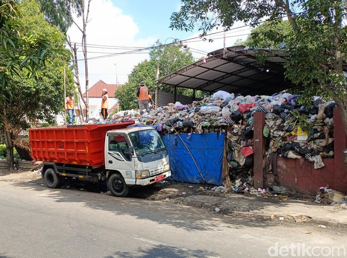 Kondisi depo sampah Mandala Krida, Kota Jogja, Sabtu (22/6/2024)  siang.