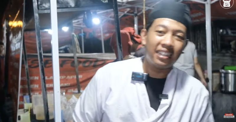 Mantan Chef Muda Ini Kini Jualan Kaki Lima, Raup Omzet Rp 15 Juta!