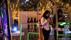 Menengok Pameran Instalasi Seni Cahaya di Pos Bloc Jakarta