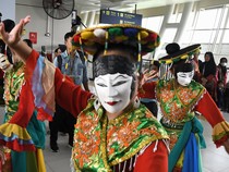 Meriahnya Hajatan HUT Jakarta di Stasiun LRT Jabodebek