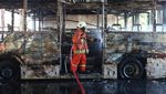 Foto-foto Terkini Kebakaran Bengkel Bus Damri Surabaya