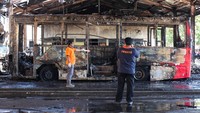 Tim Inafis Polrestabes Surabaya juga tengah melakukan penyelidikan lebih lanjut tentang kebakaran ini.