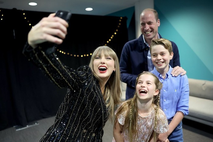 Pangeran William bersama dua anaknya dan Taylor Swift Pangeran William bersama dua anaknya dan Taylor Swift