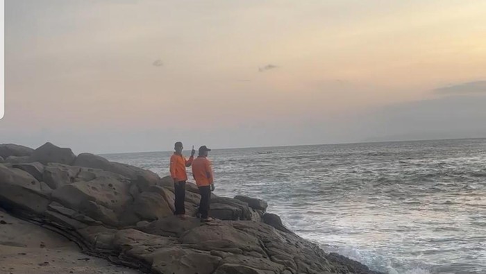 Pantai Payangan Jember
