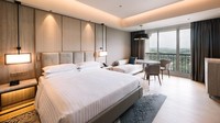 Sejak dibuka pada 12 Mei 2002, Putrajaya Marriott Hotel, saat ini di bawah kepemimpinan General Manager Kumar Renoo, secara konsisten unggul dalam memberikan pengalaman yang tak terlupakan bagi para tamunya. Hotel ini telah menciptakan niche dalam melayani tingkat VIP, termasuk Kerajaan, Menteri, dan Manajemen Top Korporat. Pihak hotel sangat menguasai tingkat protokol tertinggi, memastikan bahwa semua tamu menerima perlakuan yang benar-benar istimewa.  