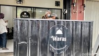 Pisang goreng Waras ini ditawarkan oleh Warung Waras Tradisional yang sudah banyak cabang. Salah satunya di kawasan Alam Sutera, Tangerang Selatan. Foto: detikcom/Riska Fitria