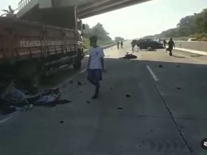Warga Sebut Truk Tertabrak Pajero di Tol Semarang-Batang Sudah Parkir 2 Hari