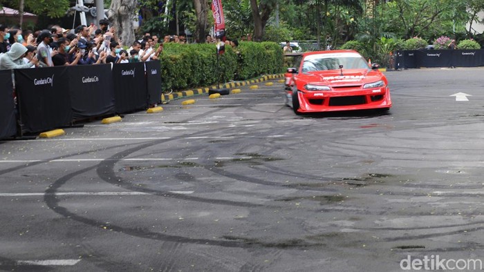 Seru-seruan Berburu Sambil Bermain Diecast di Mal Jakarta Seru-seruan Berburu Sambil Bermain Diecast di Mal Jakarta