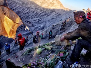 Kawasan Bromo Ditutup Pada 10-13 Juni 2025 untuk Upacara Yadnya Kasada