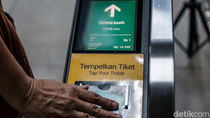 Tarif Rp 1 untuk moda TransJakarta, MRT dan LRT Tarif Rp 1 untuk moda TransJakarta, MRT dan LRT
