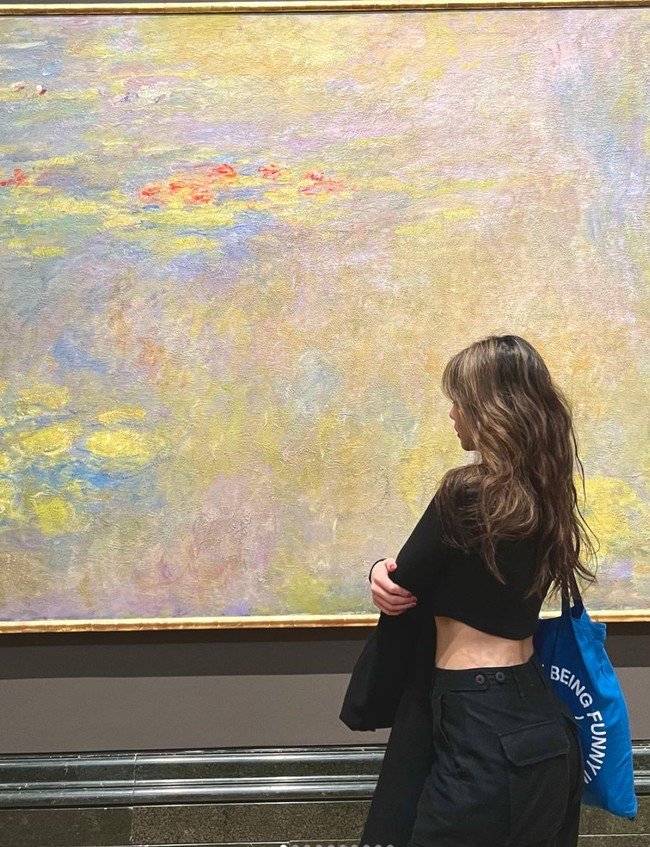 Makin cantik dan menawan, Vanesha Prescilla kerap mengunggah foto-foto pribadinya melalui akun Instagram. Di beberapa foto-foto tersebut terlihat Vanesha yang memamerkan body goals yang dimilikinya. Foto: Instagram/@vaneshaass