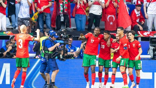 Pepe, Rafael Leao, Joao Cancelo, Bernardo Silva, Cristiano Ronaldo, Vitinha are playing during the UEFA Euro 2024 Group F match between Turkiye v Portugal, at the  BVB Stadion Dortmund in Dortmund, Germany, on June 22, 2024. (Photo by Andrzej Iwanczuk/NurPhoto via Getty Images)