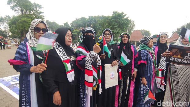 Aksi doa bersama dan bela Palestina di Sidoarjo