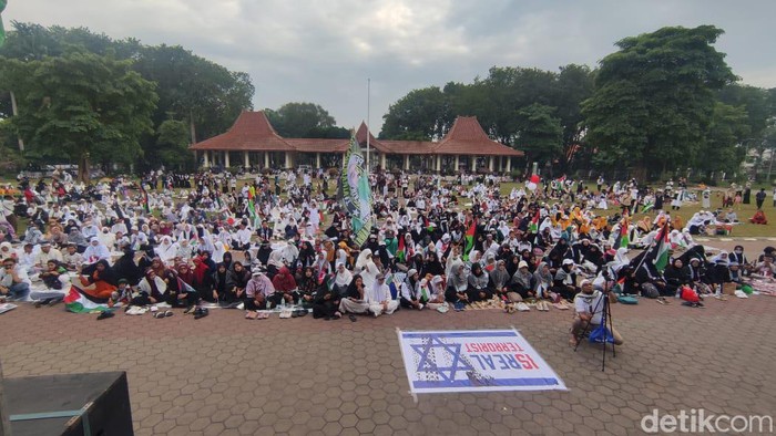Aksi doa bersama dan bela Palestina di Sidoarjo