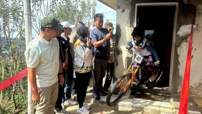 Balap sepeda Jatim Downhill Heat 3 Kota Batu