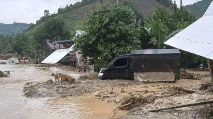 Banjir bandang terjang Parimo, Sulteng.