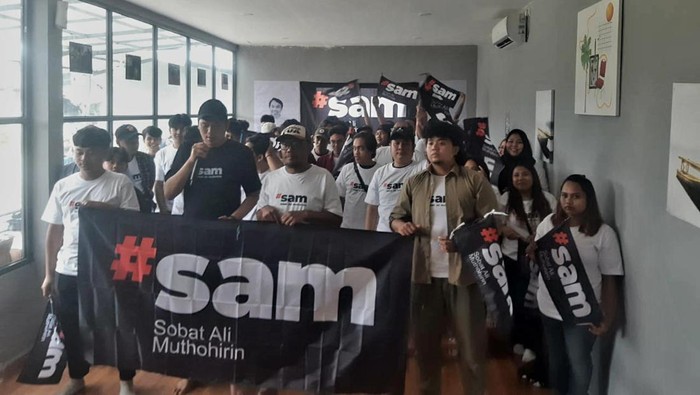 Banner N1#SAM yang menudukung Ali Mutohirin