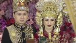 Beby Tsabina Terima Maskawin Logam Mulia 121 Mayam dari Rizki Natakusumah