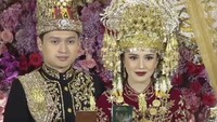 Pernikahan ini digelar di salah satu kawasan di Jakarta. Foto: YouTube Beby Tsabina TV