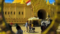 Taman ini merupakan salah satu wisata religi yang diminati banyak masyarakat karena bentuknya menyerupai Pagoda Shwedagon Myanmar sekaligus pagoda tertinggi di Indonesia. 