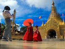 Berkunjung ke Wisata Religi Taman Alam Lumbini di Karo