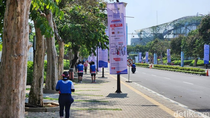 Usai Lintasi Garis Finish Jakarta Marathon, Pelari Berpamitan dari GBK