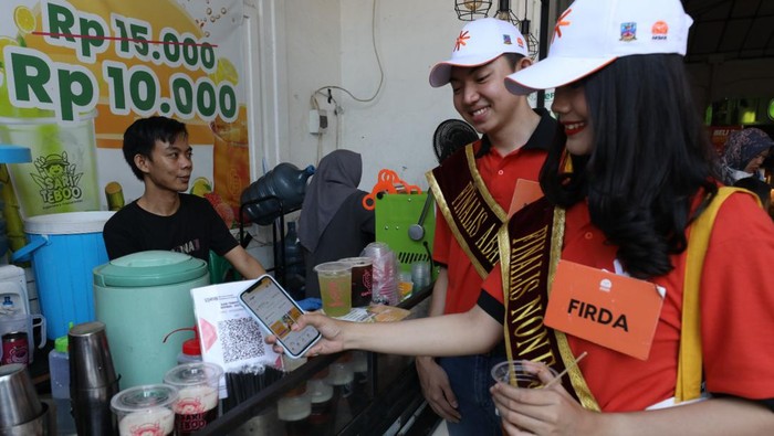 Cerdas Mengelola Keuangan Sejak Dini Dalam rangka merayakan HUT DKI Jakarta ke-497 dan memajukan pariwisata Indonesia, PT Bank Jago Tbk mendukung rangkaian acara pemilihan Abang-None Jakarta 2024.