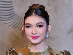 Adu Gaya Kondangan Erina Gudono & Selvi Ananda Pakai Baju Kurung Warna Hijau