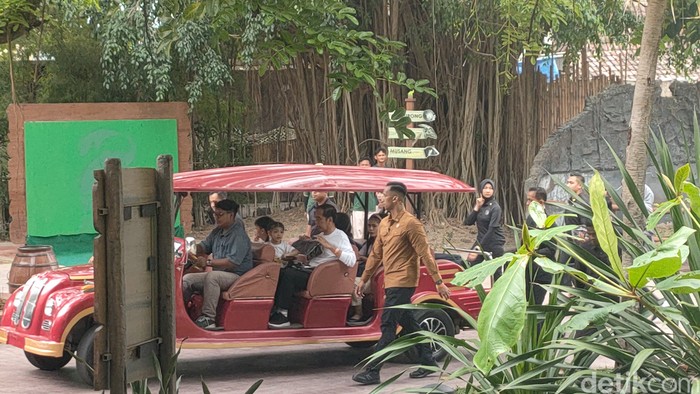 Jokowi ajak Jan Ethes dan Lembah Manah ke Solo Safari, Minggu (23/6/2024).