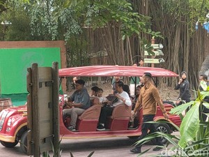 Momen Jokowi Ajak Jan Ethes dan La Lembah Mana Jalan-jalan Solo Safari