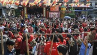Cide-Kode Kota Benteng bersama masyarakat Kampung Tehyan menyelenggarakan pembuatan seribu bakcang bersama.