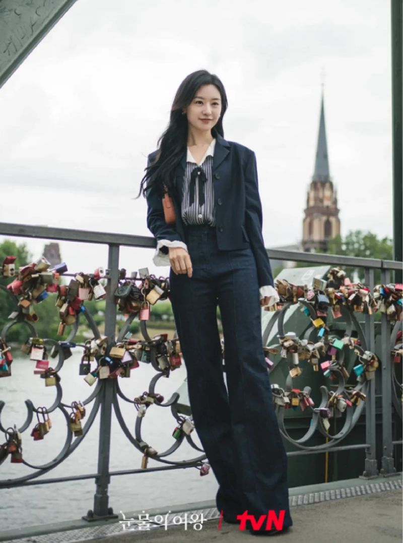 Outfit Kim Ji Won Outfit Kim Ji Won