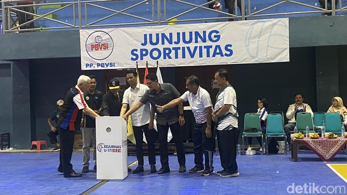Pembukaan Kejurnas Bola Voli U-17 2024 di GOR Pangukan, Sleman, Minggu (23/6/2024).