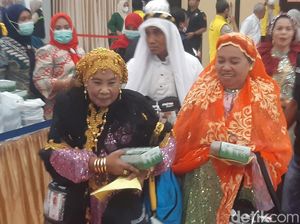 Wanti-wanti MUI ke Jemaah Makassar yang Tampil Nyentrik Saat Pulang Haji