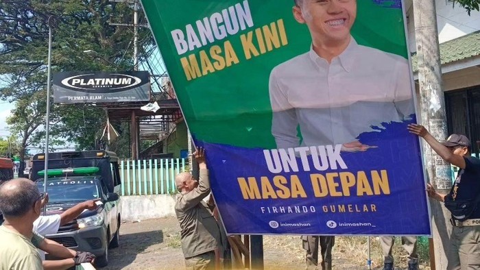 Penertiban atribut parpol Kota Batu