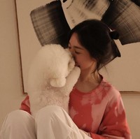 “Gebrakan hari ini, bikin shik shak shok, 2 dewi korea lg hangout, saling foto,  bareface pun tetap cantik 😍” “Kira kira project apa yaa?” “gak expect bakal nongki bareng 😭” komentar sejumlah netizen di Twitter. Foto: Instagram