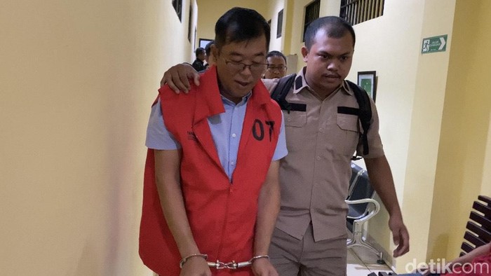 Terdakwa kasus Obstruction of Justice korupsi komoditas timah, Toni Tamsil.